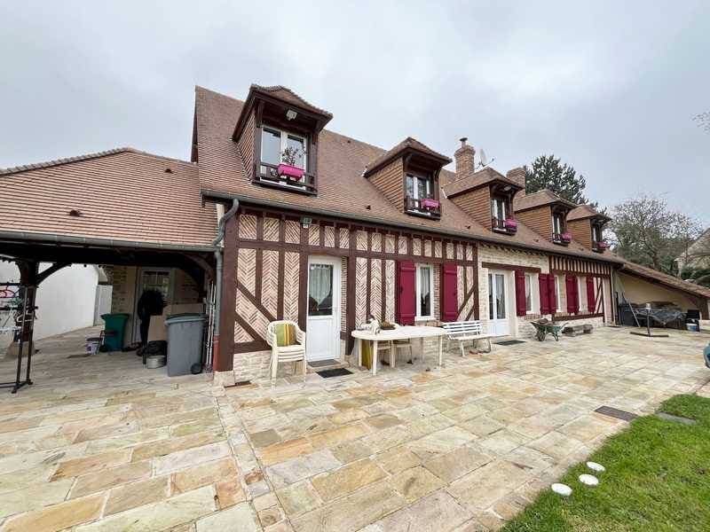 Maison à Gisors — 261 m²